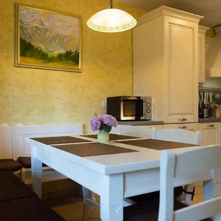 Apartma Krvavec - Cosy Mountain Retreat