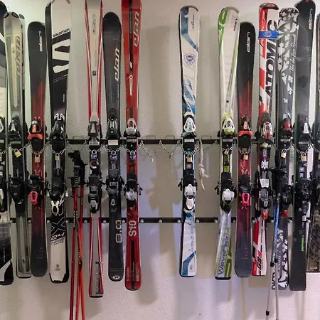 Apartma Krvavec - Cosy Mountain Retreat *